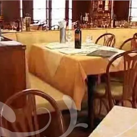 מלון Karol מונצה