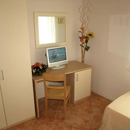 Karol Μόνζα