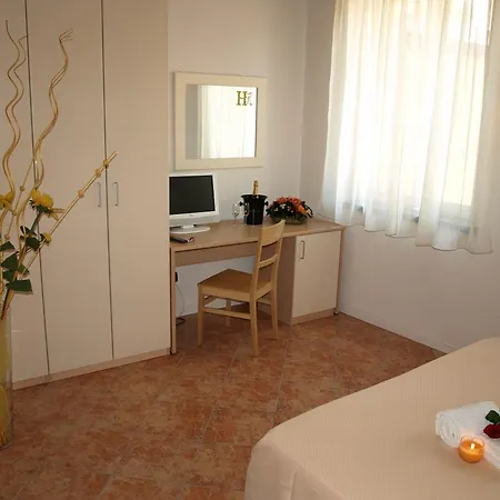 Karol מלון 3*