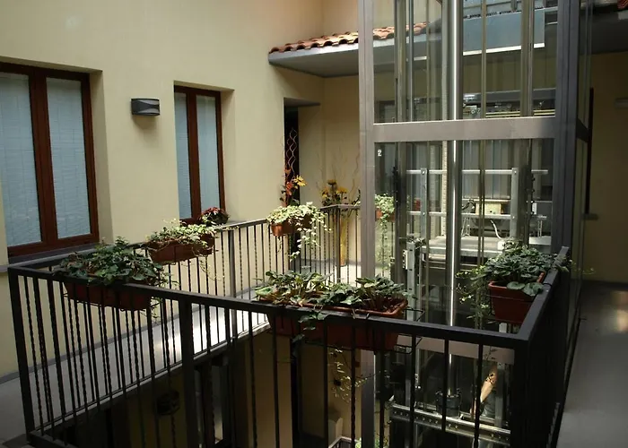 מלון Karol 3*