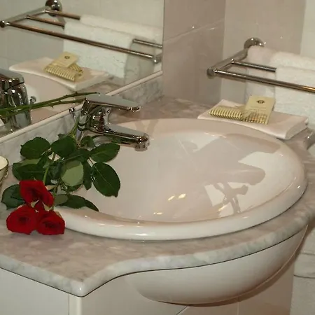 Hotel Karol 3*
